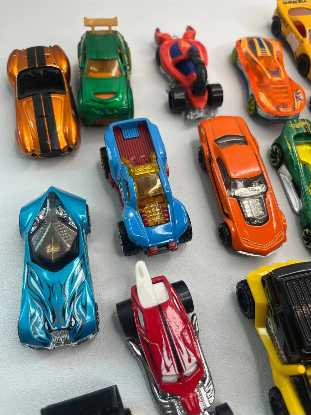 Hot wheels Toy Cars - Green, Orange, Yellow, Blue, Red Set 20